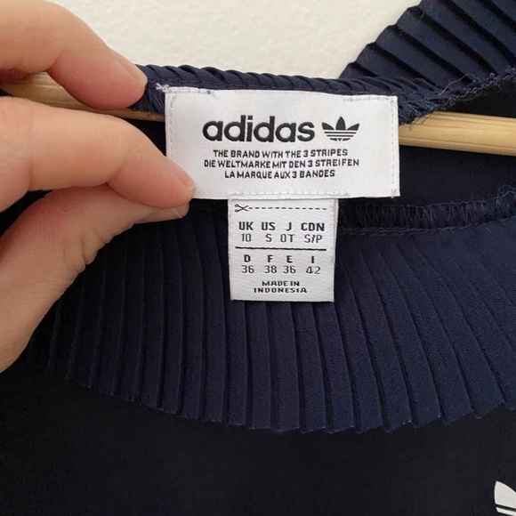 Adidas Originals adicolor Deluxe Sweatshirt With Pleated Trim - Picture 5 of 6